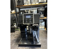 Кофемашина DeLonghi ESAM 420.40 B Perfecta Evo